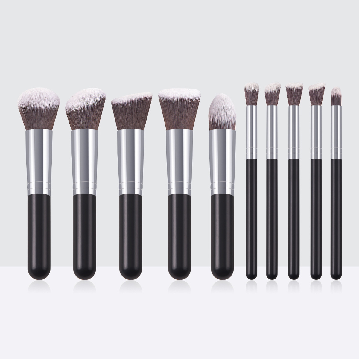 Beauty Makeup Pictures - مجموعة فرش مكياج صغيرة مكونة من