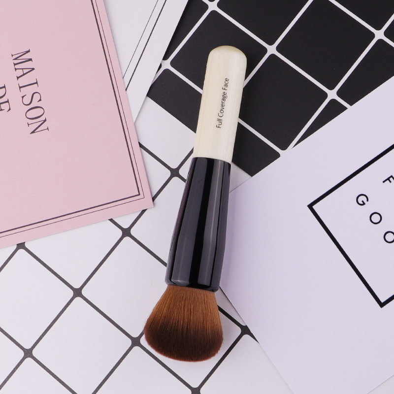 Concealer Full Coverage - فرشاة مكياج البودرة بمقبض خشبي كثيف