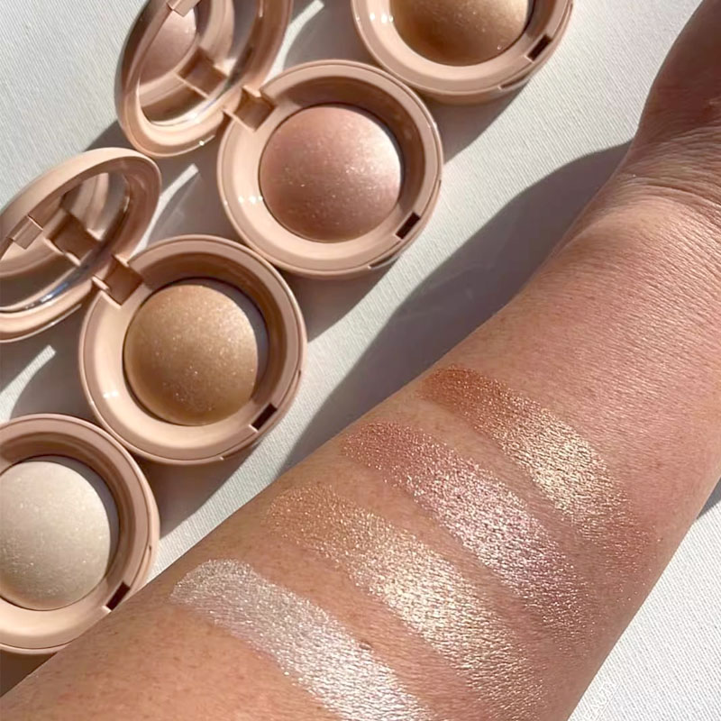 بودرة أحمر خدود لامعة من رير ب - مراجعة Rare Beauty Makeup Highlighter وسعره