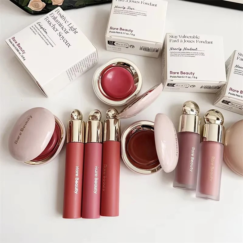 صبغة شفاه ناعمة ومضيئة من رير  - مراجعة Rare Beauty Makeup Highlighter وسعره