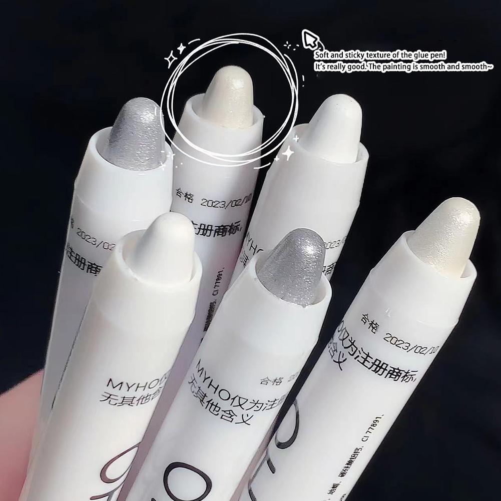 قلم تحديد العيون اللامع بثلاثة - مراجعة Rare Beauty Makeup Highlighter وسعره