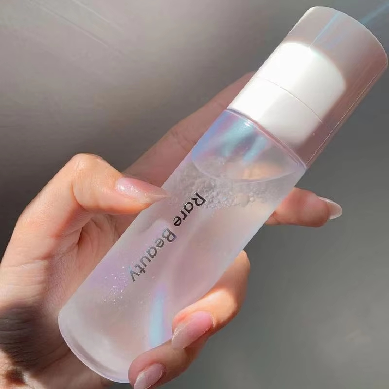 بلاش سائل ناعم وملمع شفاه من ر - مراجعة Rare Beauty Makeup Highlighter وسعره
