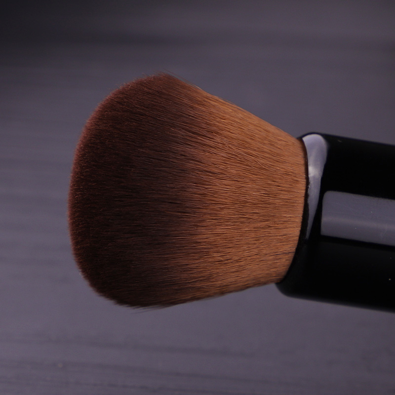 فرشاة مكياج البودرة بمقبض خشبي - مراجعة Concealer Full Coverage وسعره